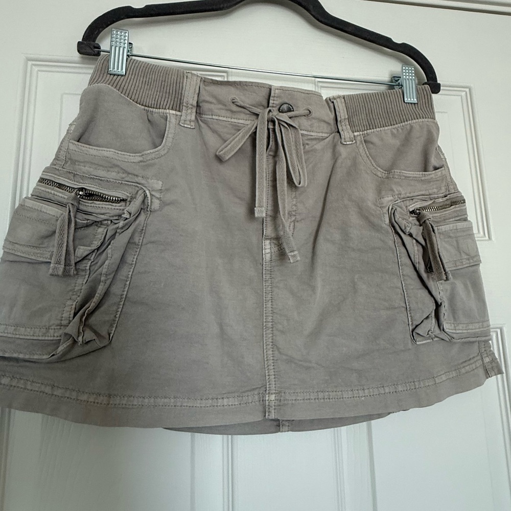 American Eagle Cargo Utility Mini Skort Taupe Khaki Size 6 Long